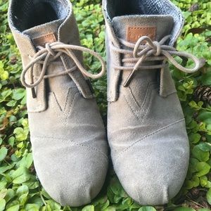 Toms suede wedge booties, Size 10